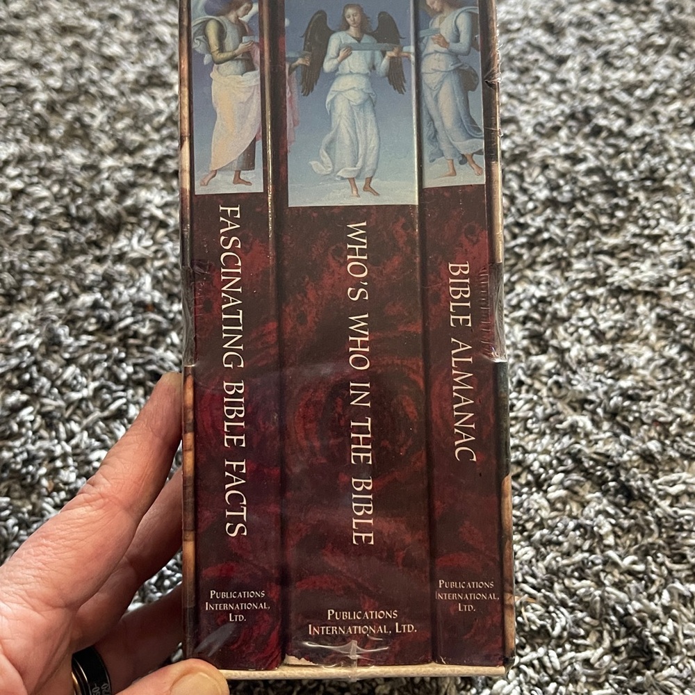 NIP Bible Reference Library Set - Picture 2 of 4